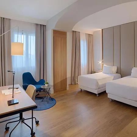 Hotell Nh De La Gare