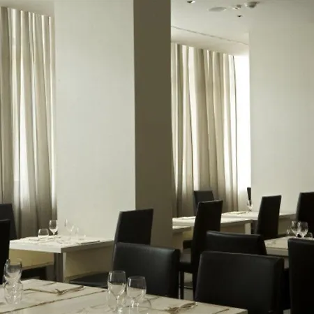 Hotell Nh De La Gare 4*
