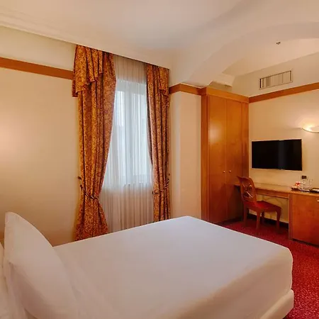 Nh De La Gare Hotel